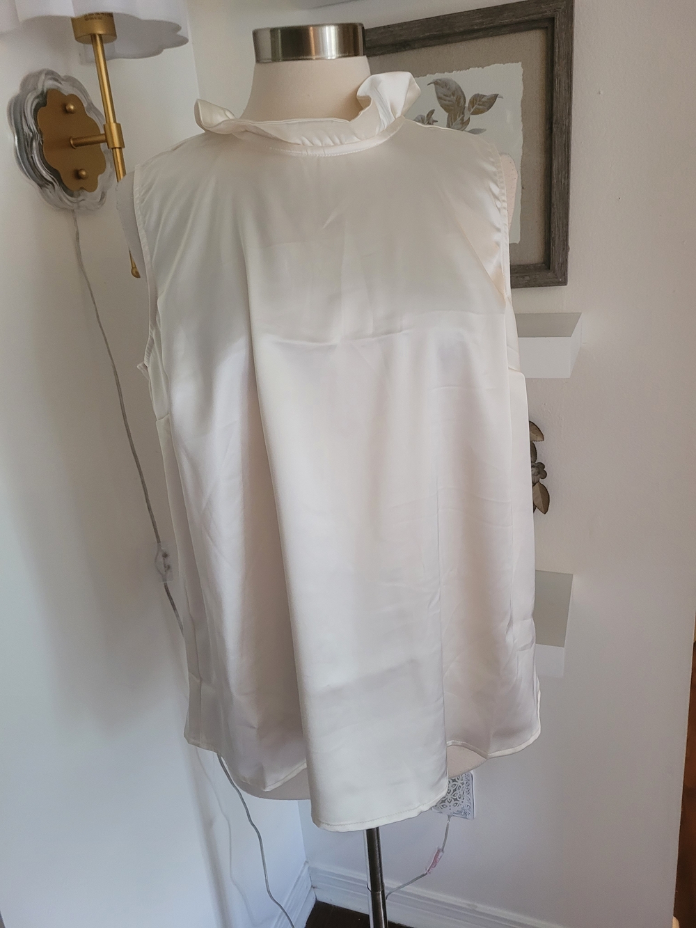 Torrid NWT White Sleeveless Ruffle-Neck Satin Top 12